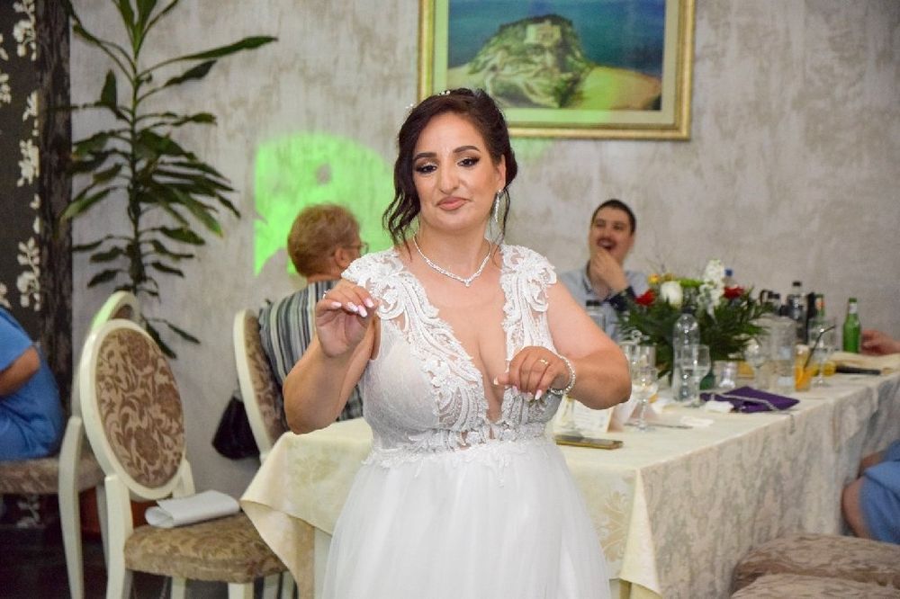 Vand rochie de mireasa