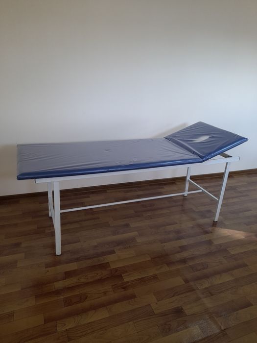 Массажные кушетка