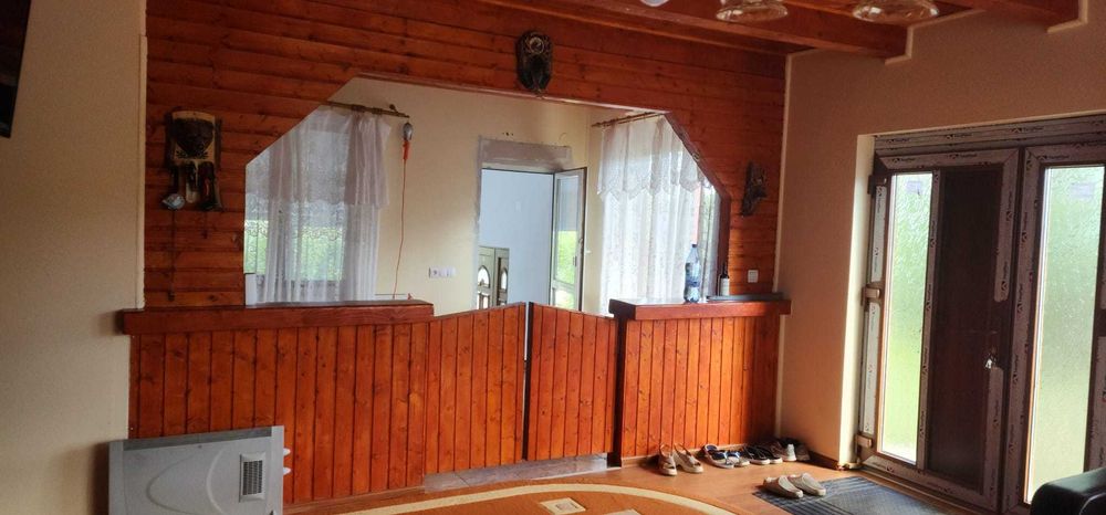 Vand bolta Cabana lemn cu usi batante si spoturi incluse