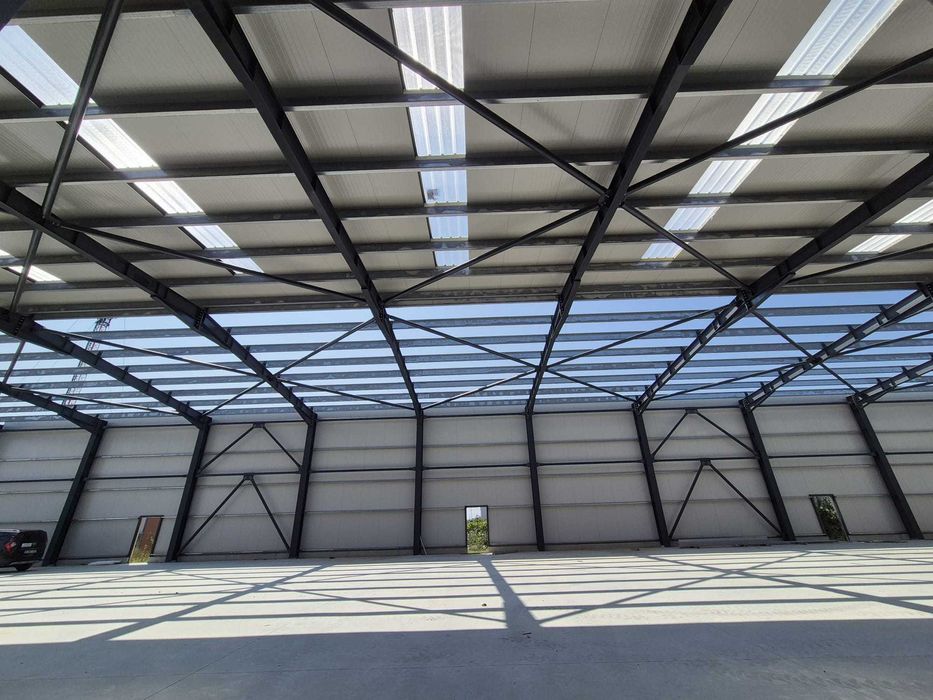 Panouri Sandwich ISOPAN – consultanta, debitare, montaj si transport