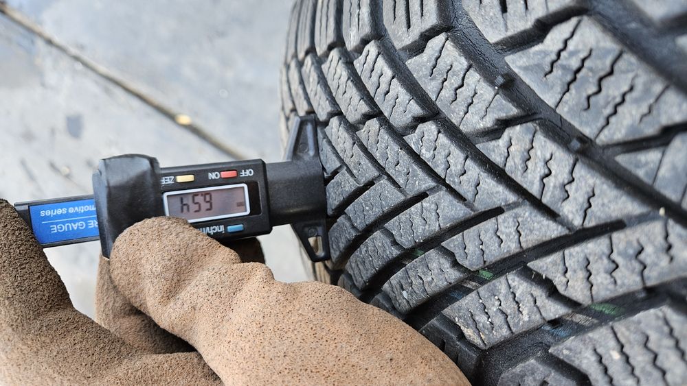 2бр гуми 195 65 15 дот 20 континентал