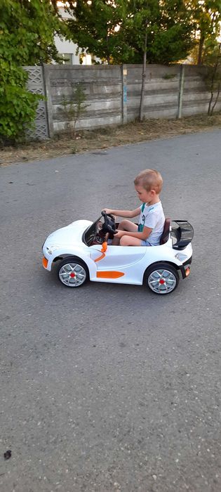 Vand masinuta electrica SUPERCAR pentru copii 2-6 ani