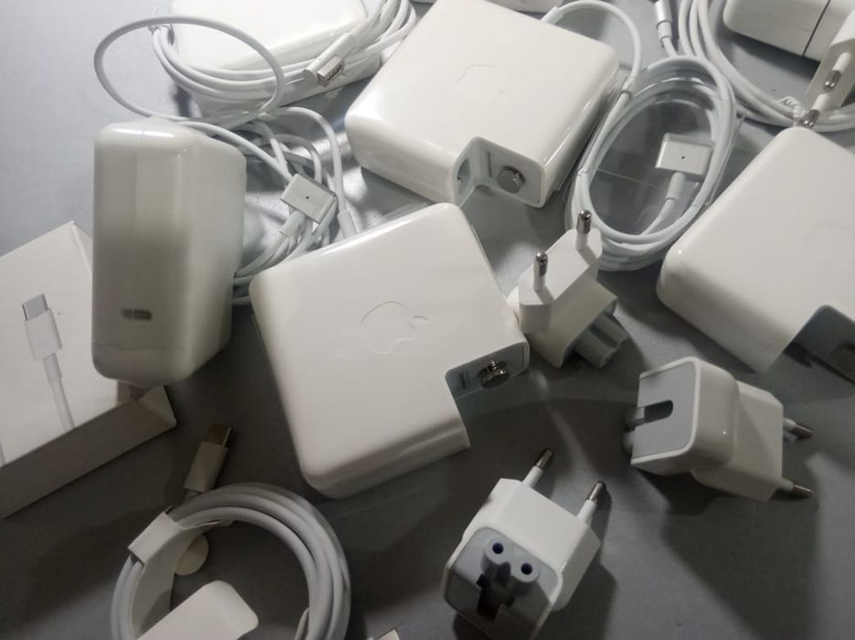 на MacBook 60W - зарядка, блок питания . .