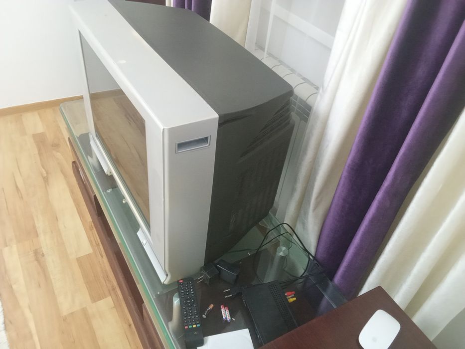 Продаю телевизор в хорошем состаяние