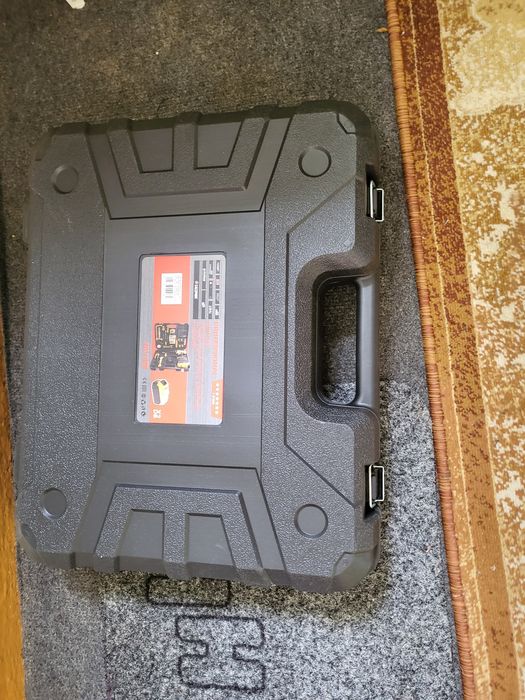 Model tip Vietnam  si bratari ceas.