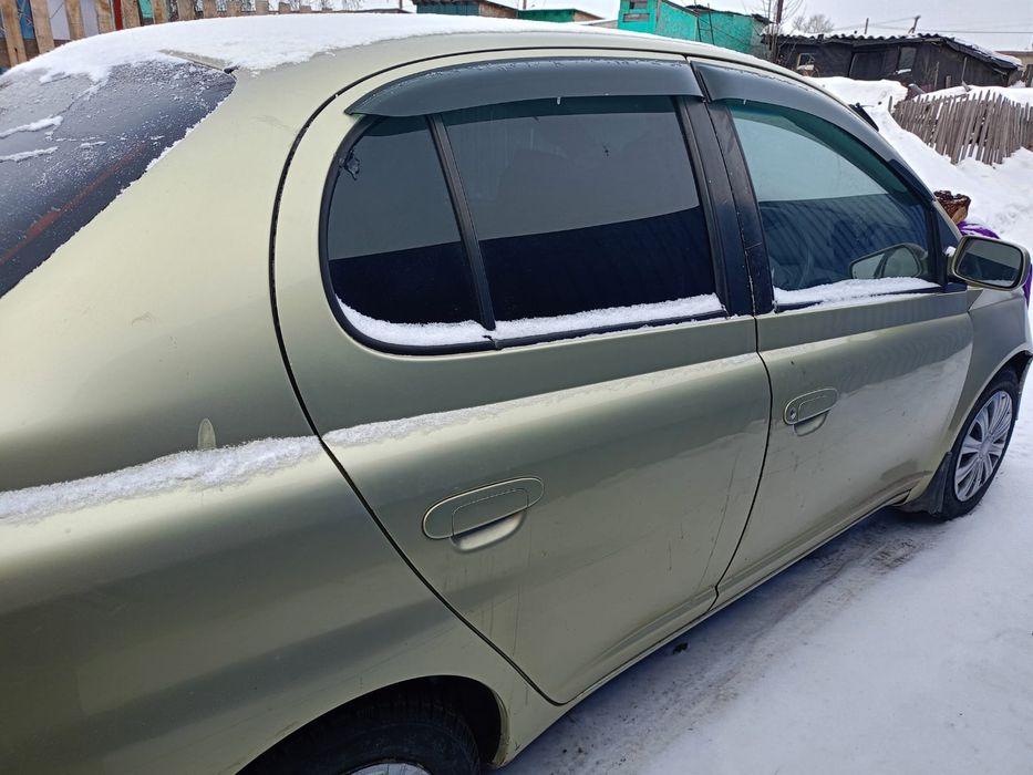 Продам тайота платц 1.5 правый руль