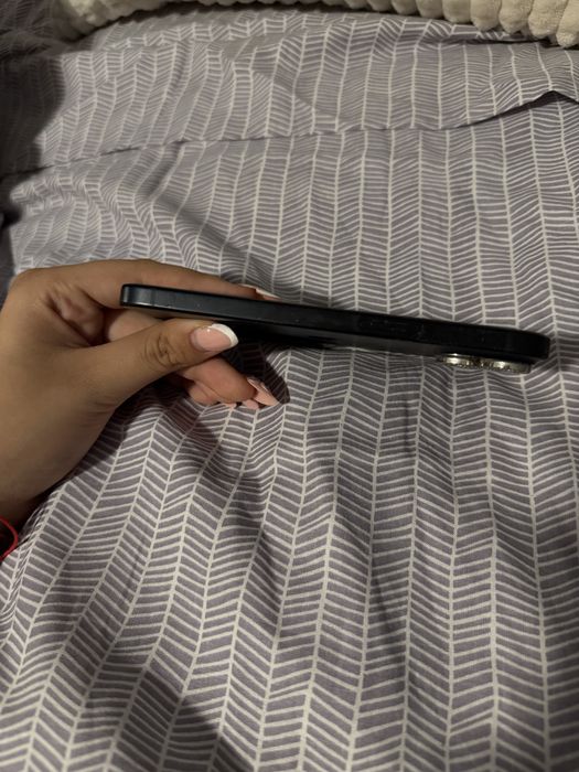 iPhone 15 128GB, stare bună