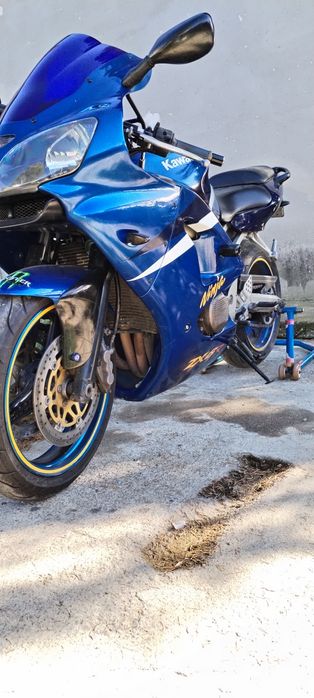 Se vinde Kawasaki  ninja zx600jj