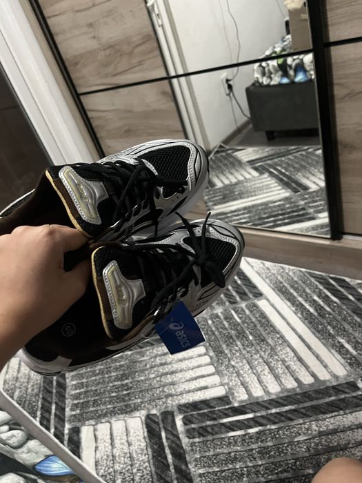 Adidasi asics noi