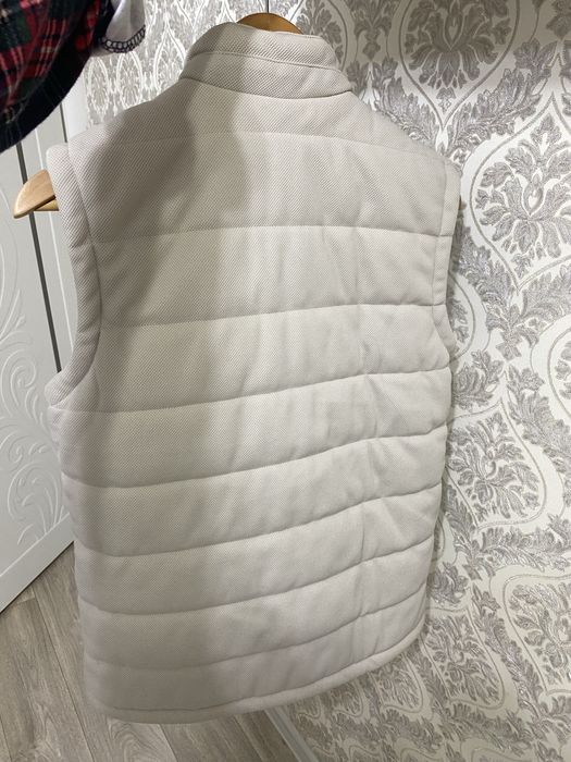 Жилетка на сейчас очень теплая