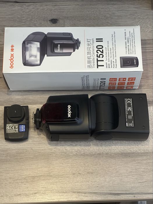 sony a6400 + kit 16-50 + обьектив 18-200 + вспышка godox