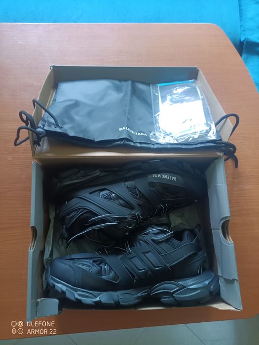 Balenciaga track