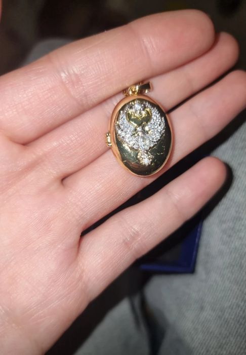 Продам кулон Далёкий город