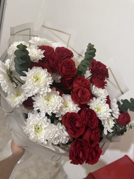Продам букет розы и хризантема