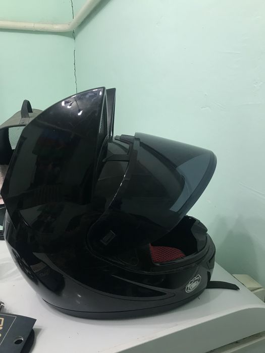 продается шлем новый почти