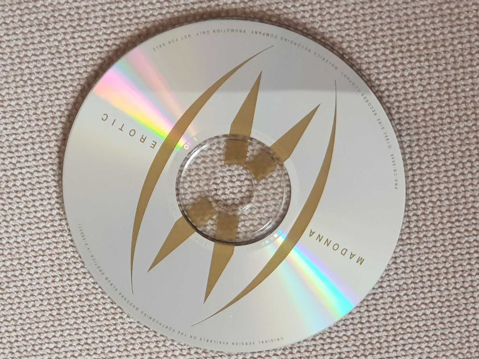 Carte “Sex” – Autor: Madonna si Steven Meisel – versiune italiana