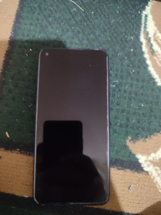 Samsung a11 yaxshi holatda