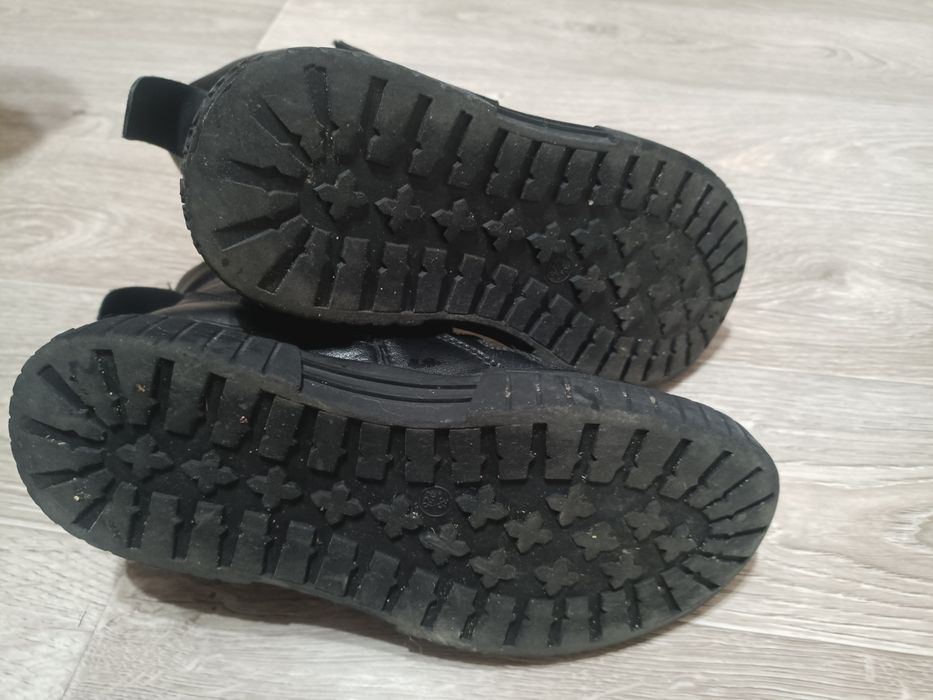 Продам кожаные ботинки