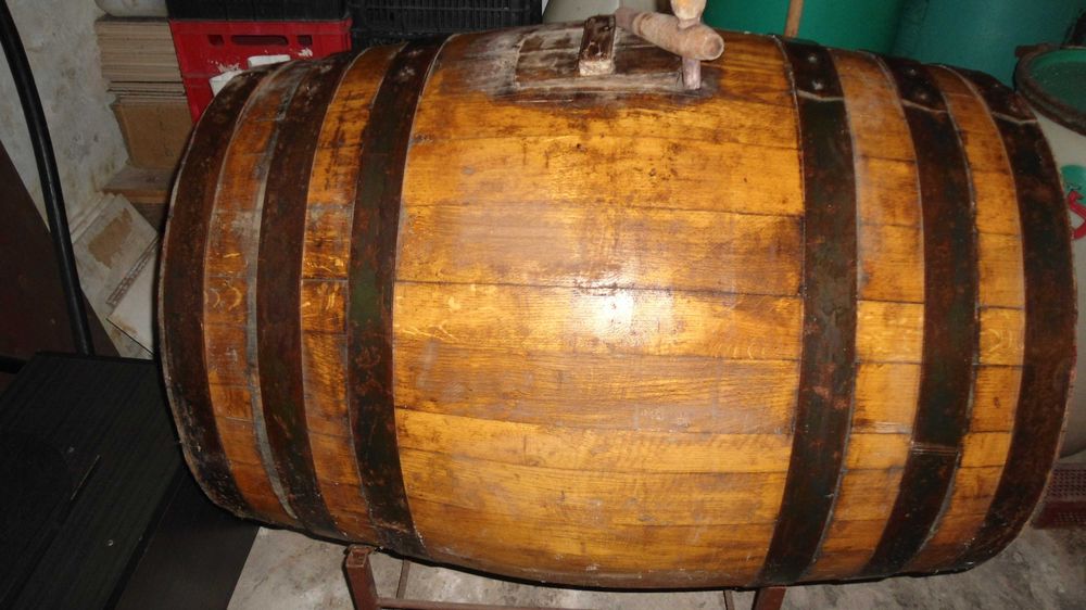 Дъбова     бъчва