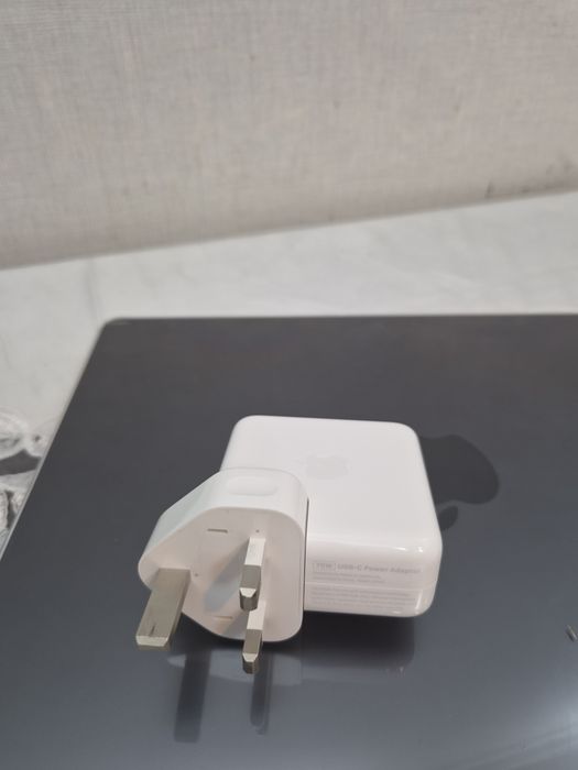 Sirochni sotiladi MacBook pro 14 inch M4 chip