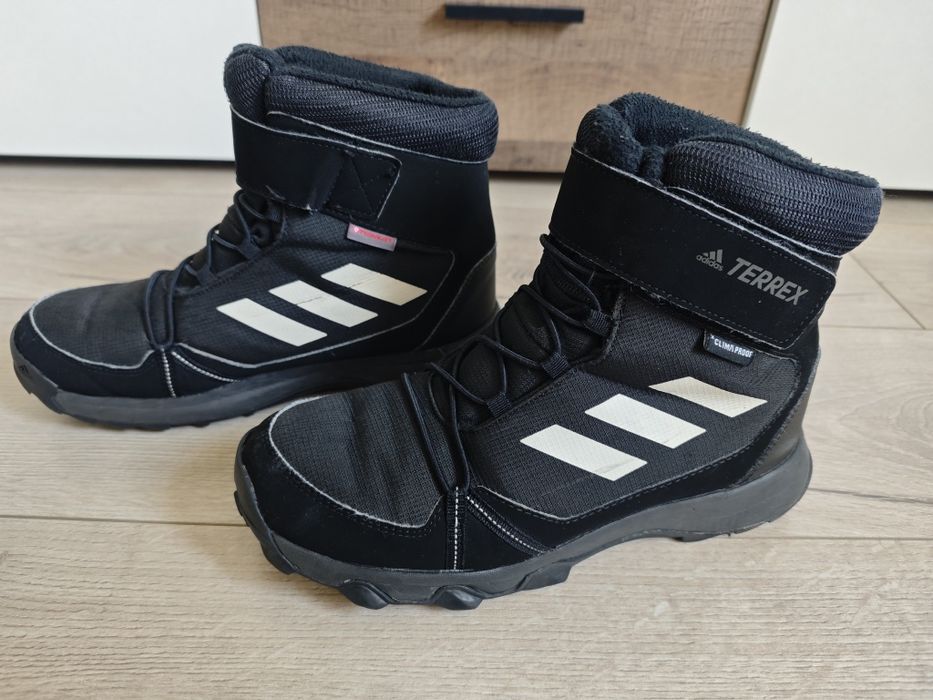 Зимни обувки Адидас 40 размер