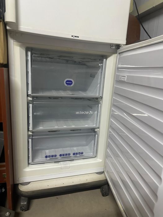 Продам холодильник