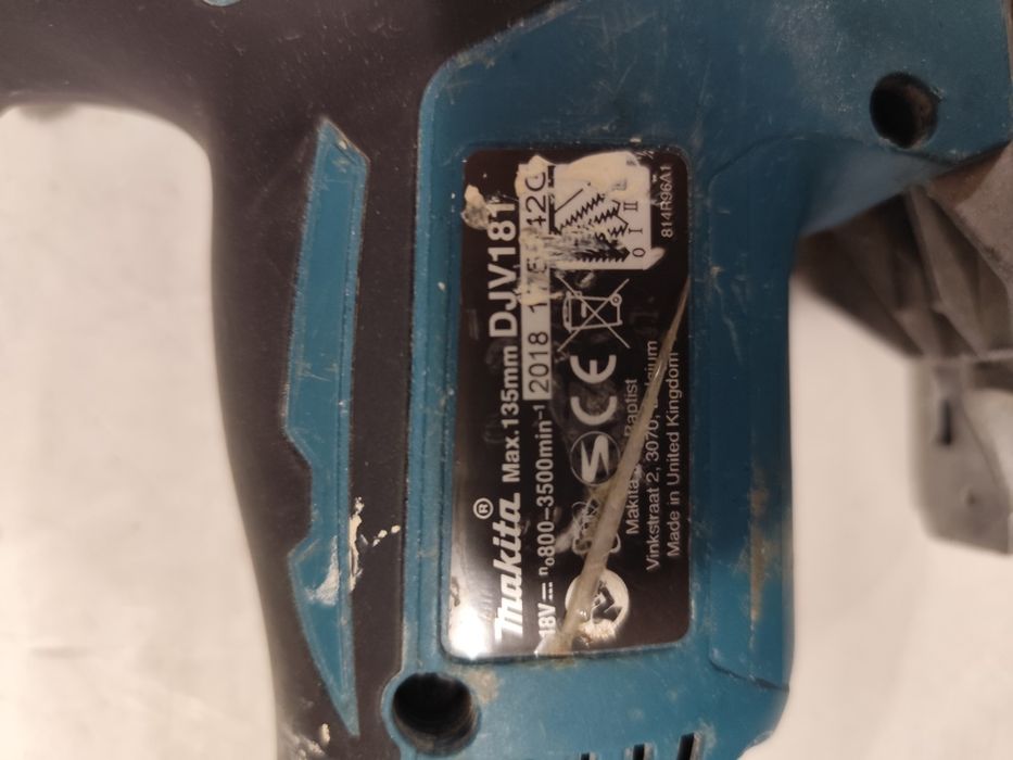 Безчетков прободен трион зеге Макита Makita DJV181