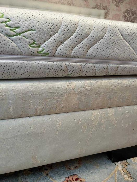 кровать для спальни