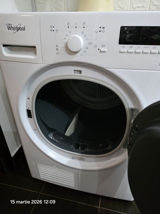 Uscator de rufe Whirlpool model DDLX 70110