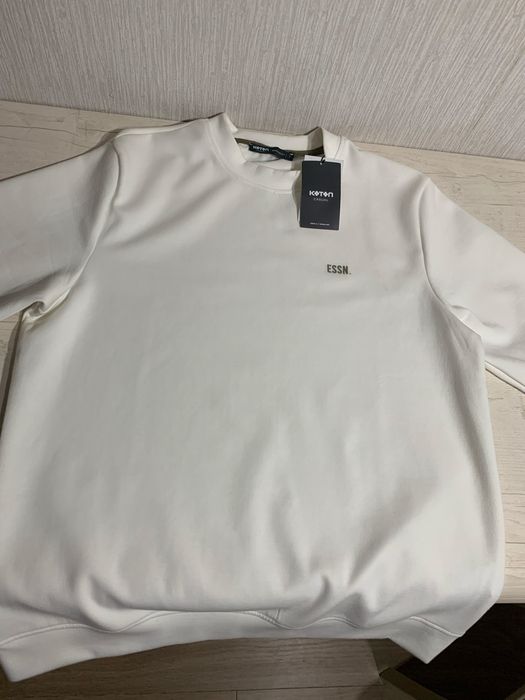 Белый свитшот essn, Koton