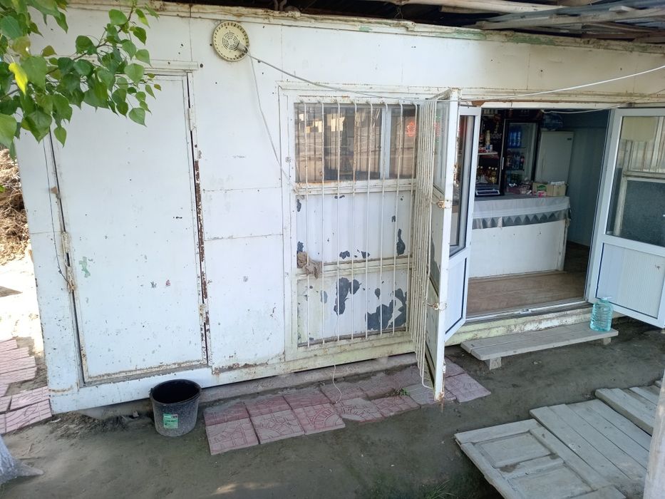 Savdo qilish uchun barcha qulayliarga ega kantener sotiladi