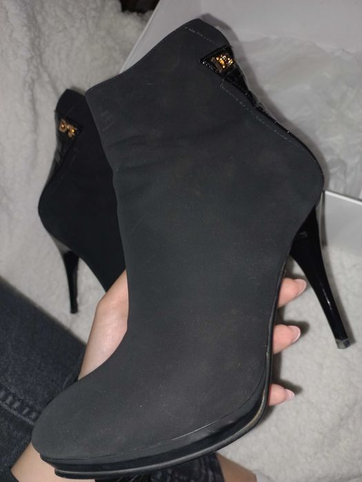 Продавам дамски боти