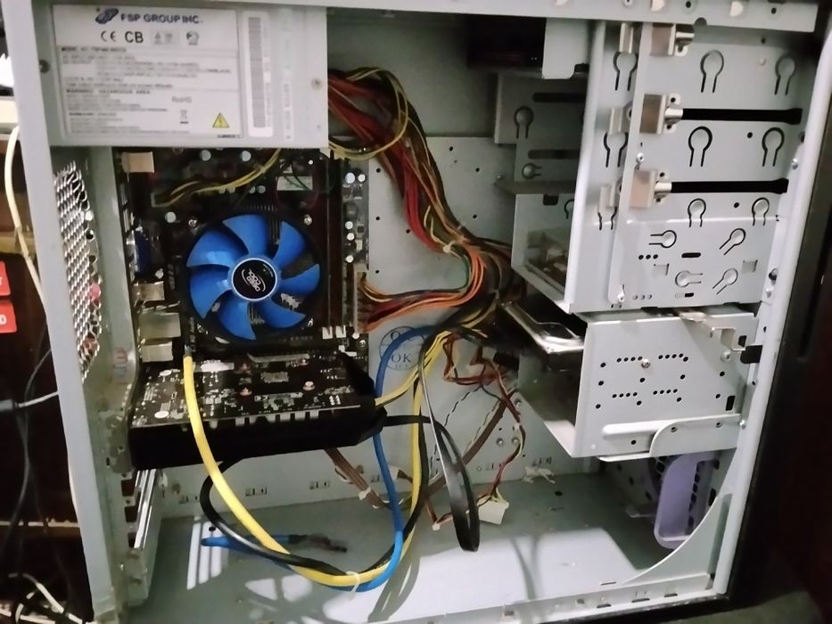 Компьютер, системный блок с монитором