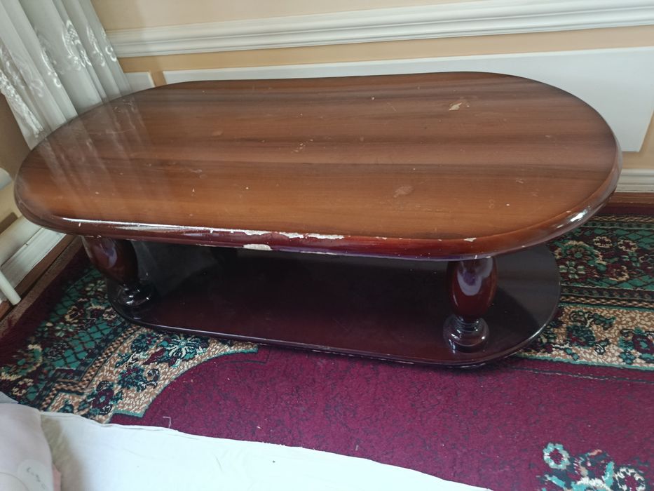 Mebel divan kreslo pismenni stol