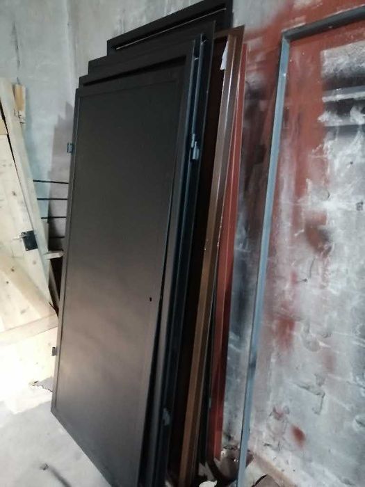 Здрави Метални врата за мазета и тавани