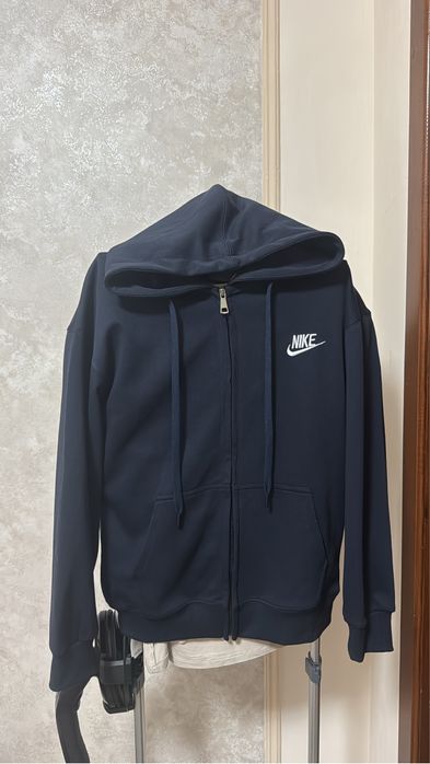 Продам Кофту Nike
