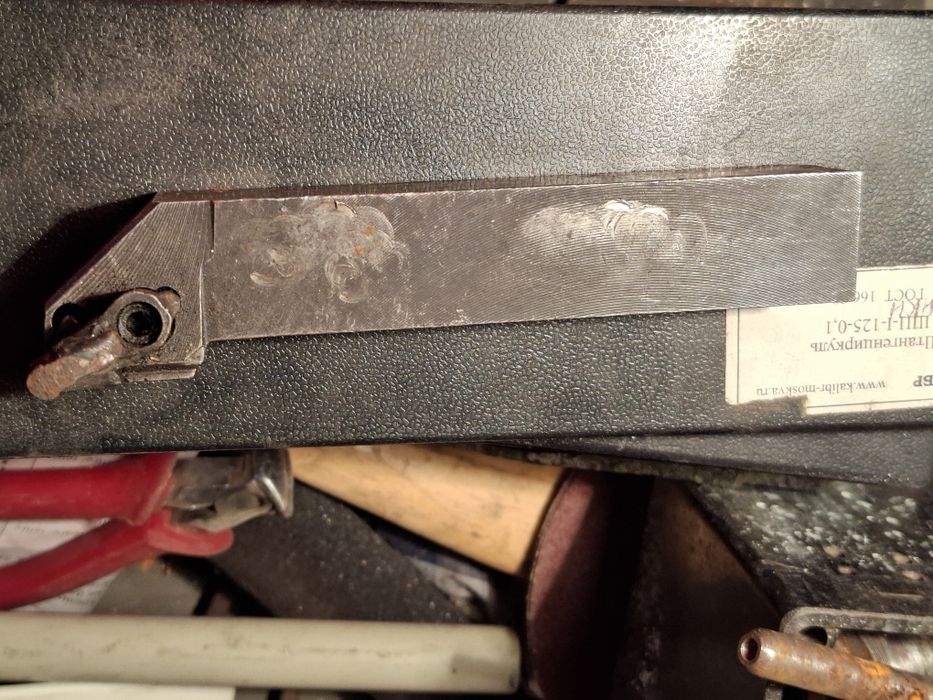 Продам резцы для токаря