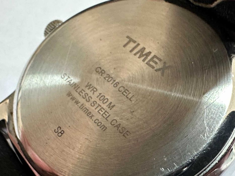 Продавам мъжки часовник Timex Indiglo CR2016 Cell