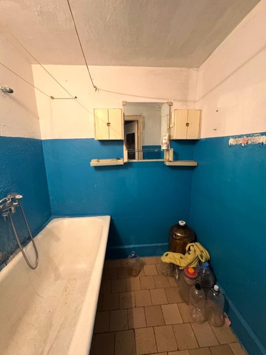 Срочно Продам 2ку - 8мкр!