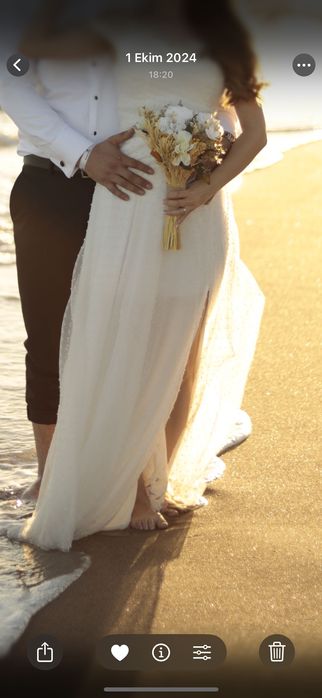 Бяла официална рокля