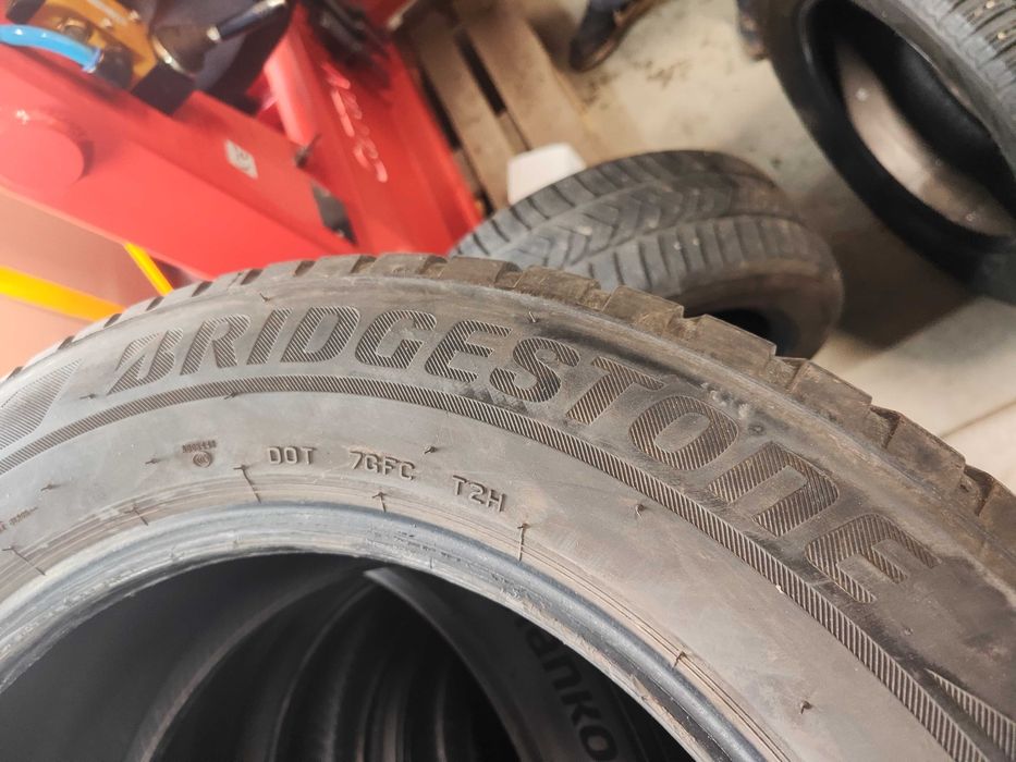 2бр.зимни гуми 225/60/17 Bridgestone