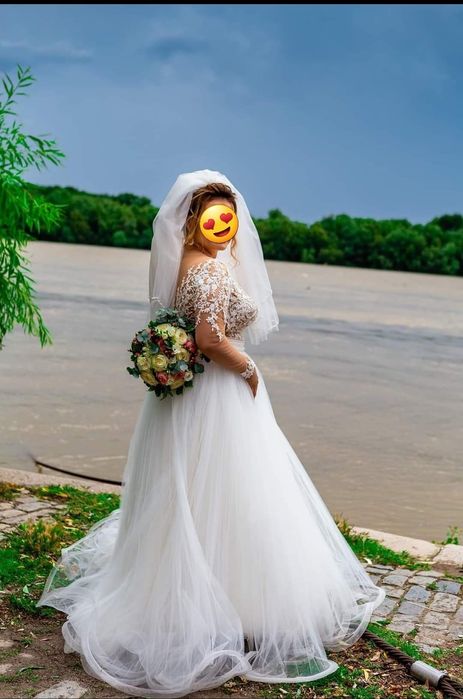 Rochie de mireasa 1000 lei preț negociabil