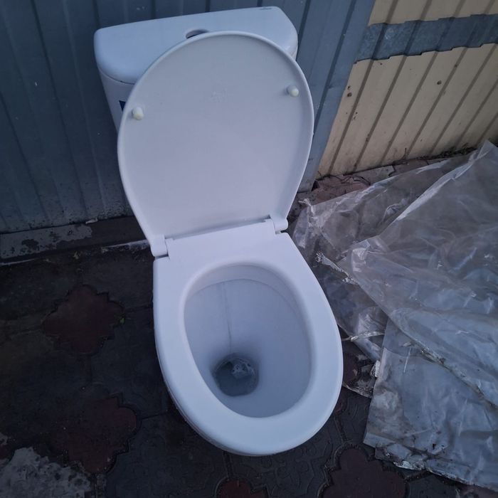 Продам унитаз в хорошем состоянии