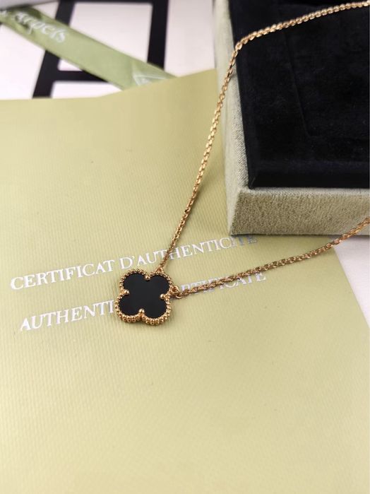 Колие  / обици Van Cleef & Arpels