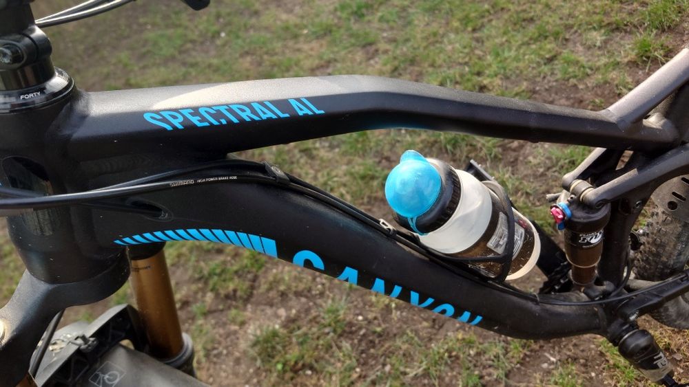 Vand bicicleta MTB Canyon Spectral 29er full XTR, full suspension Gura