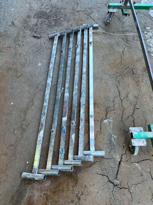 Schelă de construcții - 2 diferite