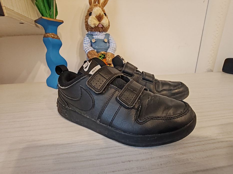 Adidasi Nike marime 35
