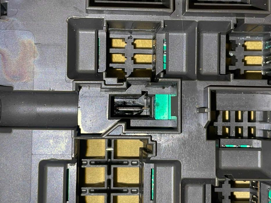 BMW Fuse Box Бушониера за BMW E90/E91