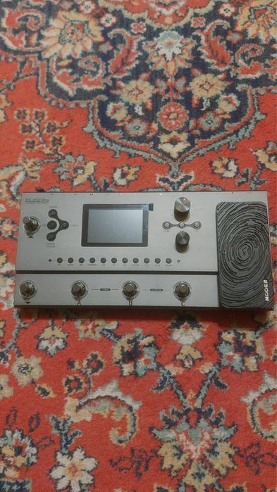 Продам срочно  гитарный процессор MOOER GE 200 pro