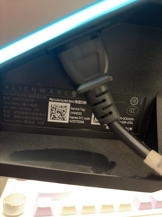 Мониторг  alienware 4к широкий закругленный.